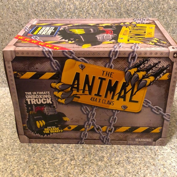 The ANIMAL Interactive truck!!! A REAL “Monster” Truck…watch him break out!! NEW - Picture 1 of 4